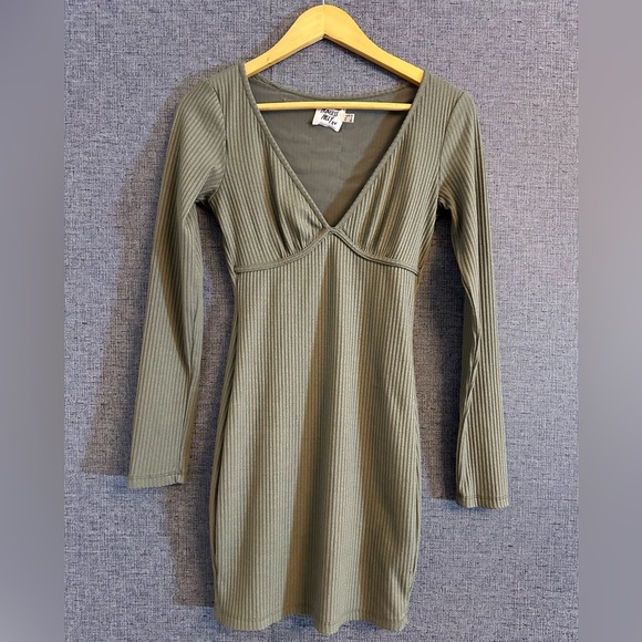 Princess Polly Dresses & Skirts - Princess Polly Sage Long Sleeve Dress